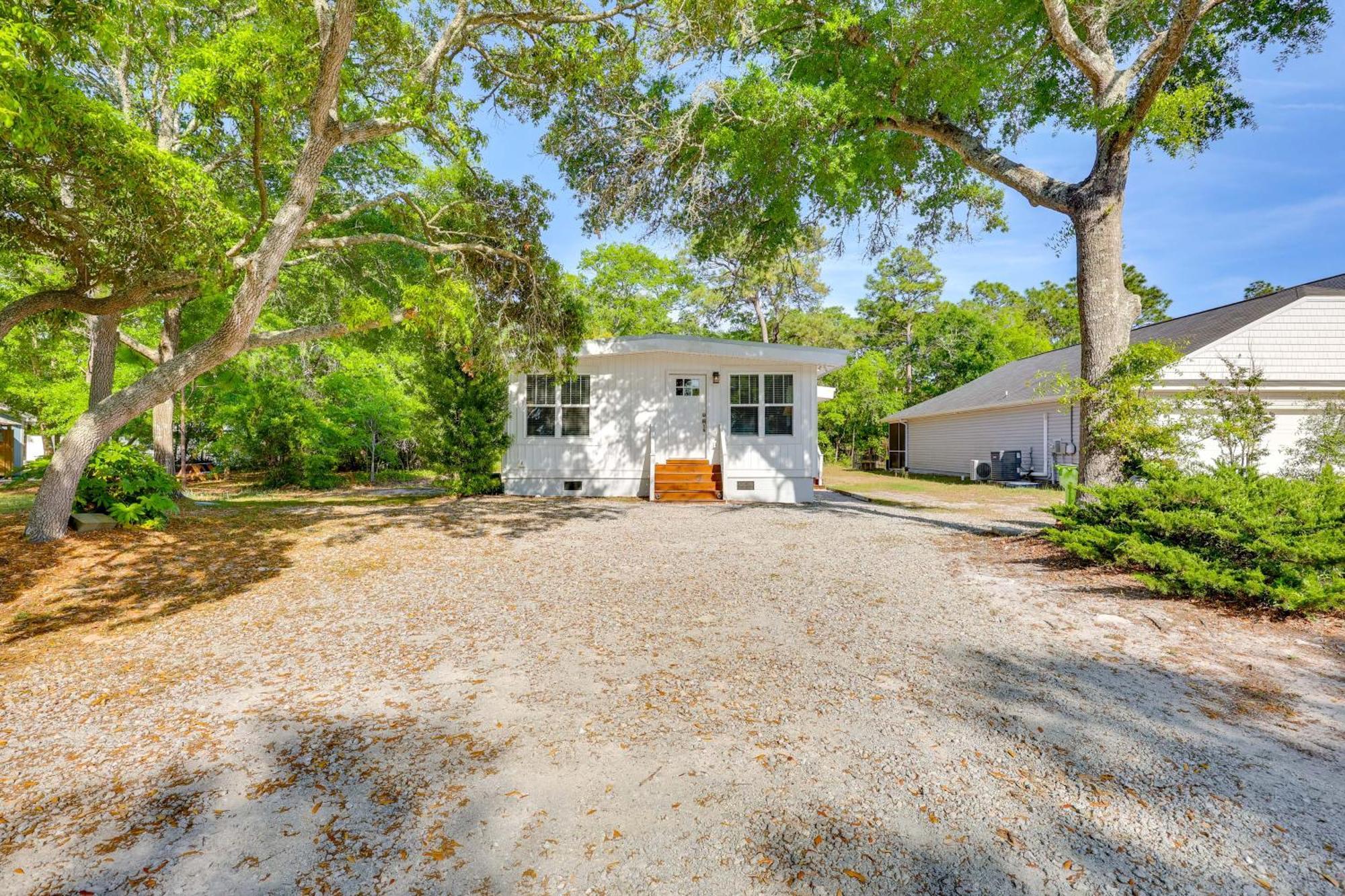 Modern Oak Island Escape 1 Mile To Long Beach! Zewnętrze zdjęcie