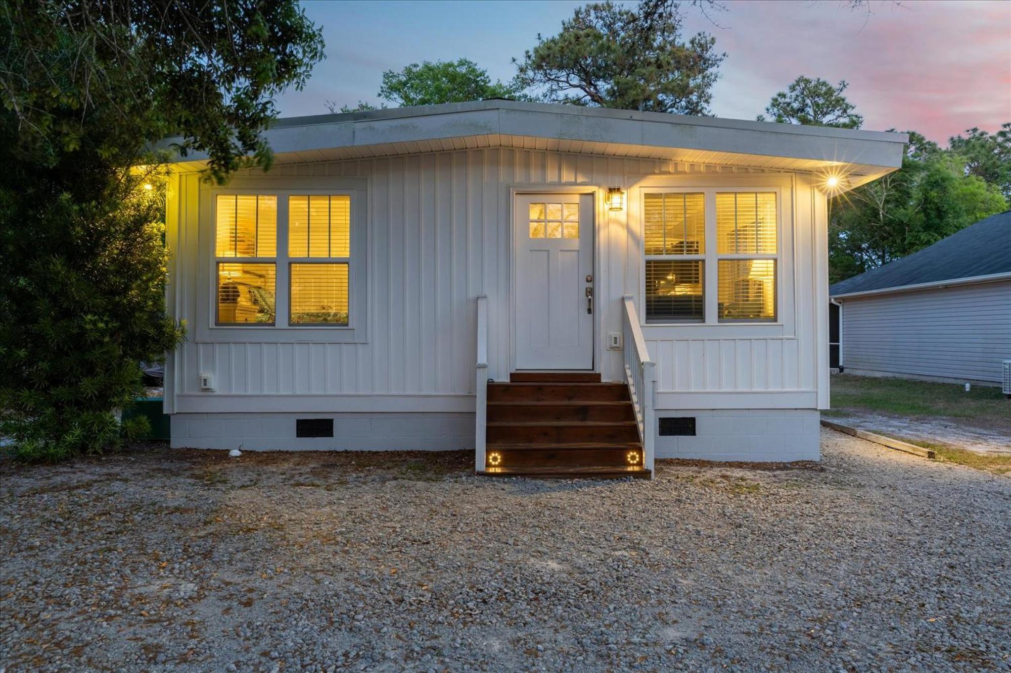 Modern Oak Island Escape 1 Mile To Long Beach! Zewnętrze zdjęcie