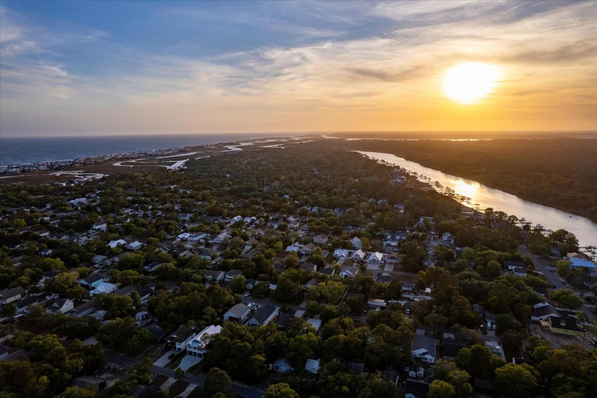 Modern Oak Island Escape 1 Mile To Long Beach! Zewnętrze zdjęcie