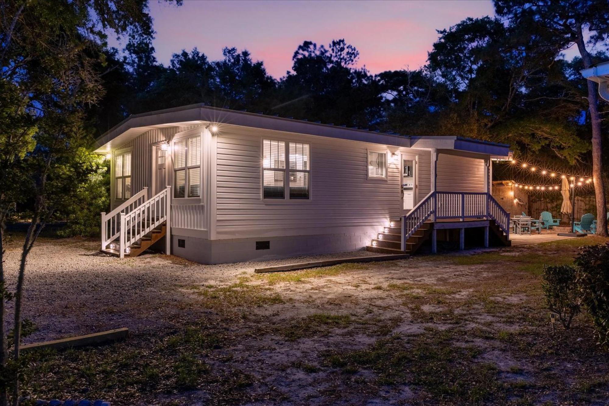 Modern Oak Island Escape 1 Mile To Long Beach! Zewnętrze zdjęcie