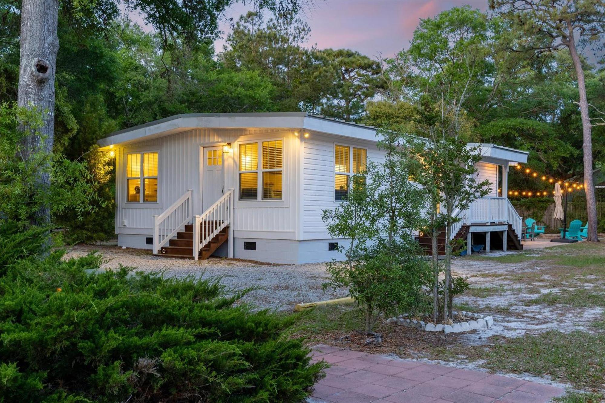 Modern Oak Island Escape 1 Mile To Long Beach! Zewnętrze zdjęcie